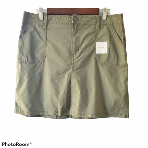Croft and Barrow Army Green Skort NWT Size 14 - Picture 1 of 2